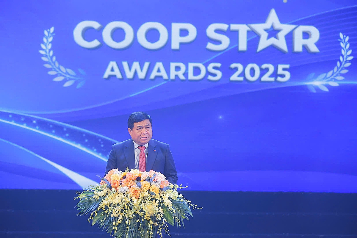 Phó Thủ tướng Nguyễn Chí Dũng khẳng định Chính phủ sẽ tiếp tục đồng hành cùng các HTX phát triển.