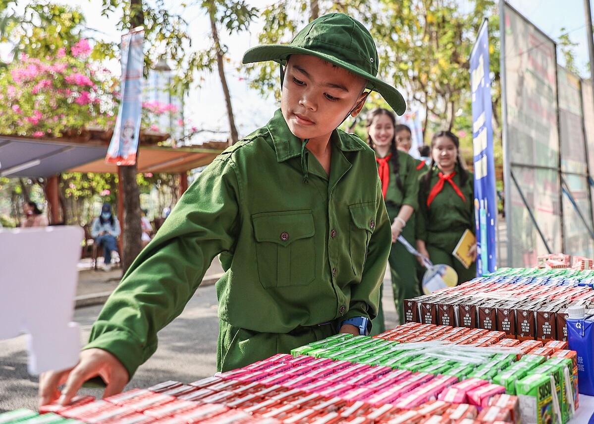 Các em được hóa thân thành nhiều lực lượng bộ đội tham gia chiến dịch Hồ Chí Minh lịch sử.