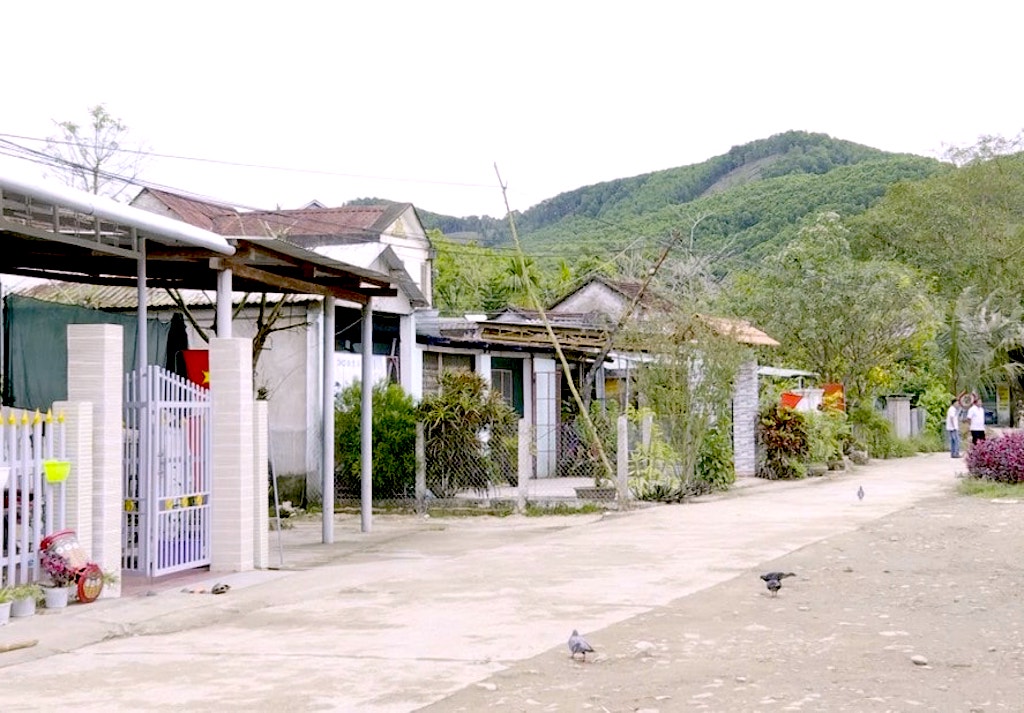 Diện mạo nông thôn ở xã Trà Đông ngày càng khởi sắc nhờ lan tỏa rộng những cách làm xóa nghèo.