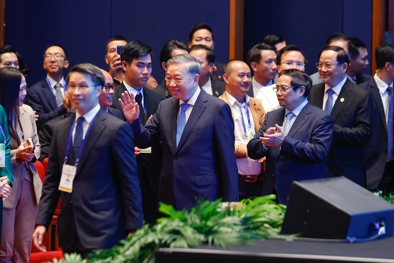 Tổng Bí thư Tô Lâm, Thủ tướng Phạm Minh Chính cùng các đại biểu tham dự lễ khai mạc Hội nghị Thượng đỉnh P4G Việt Nam năm 2025.