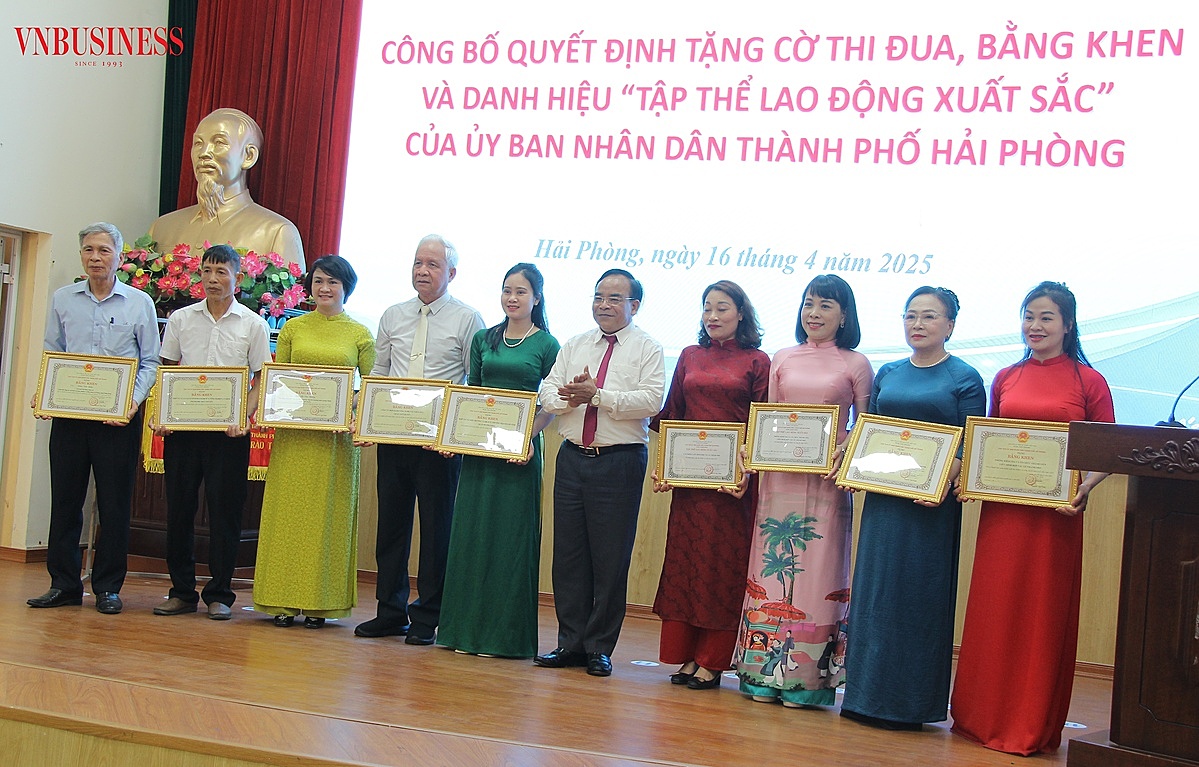 Các tập thể lao động xuất sắc được nhận Bằng khen của UBND TP Hải Phòng.