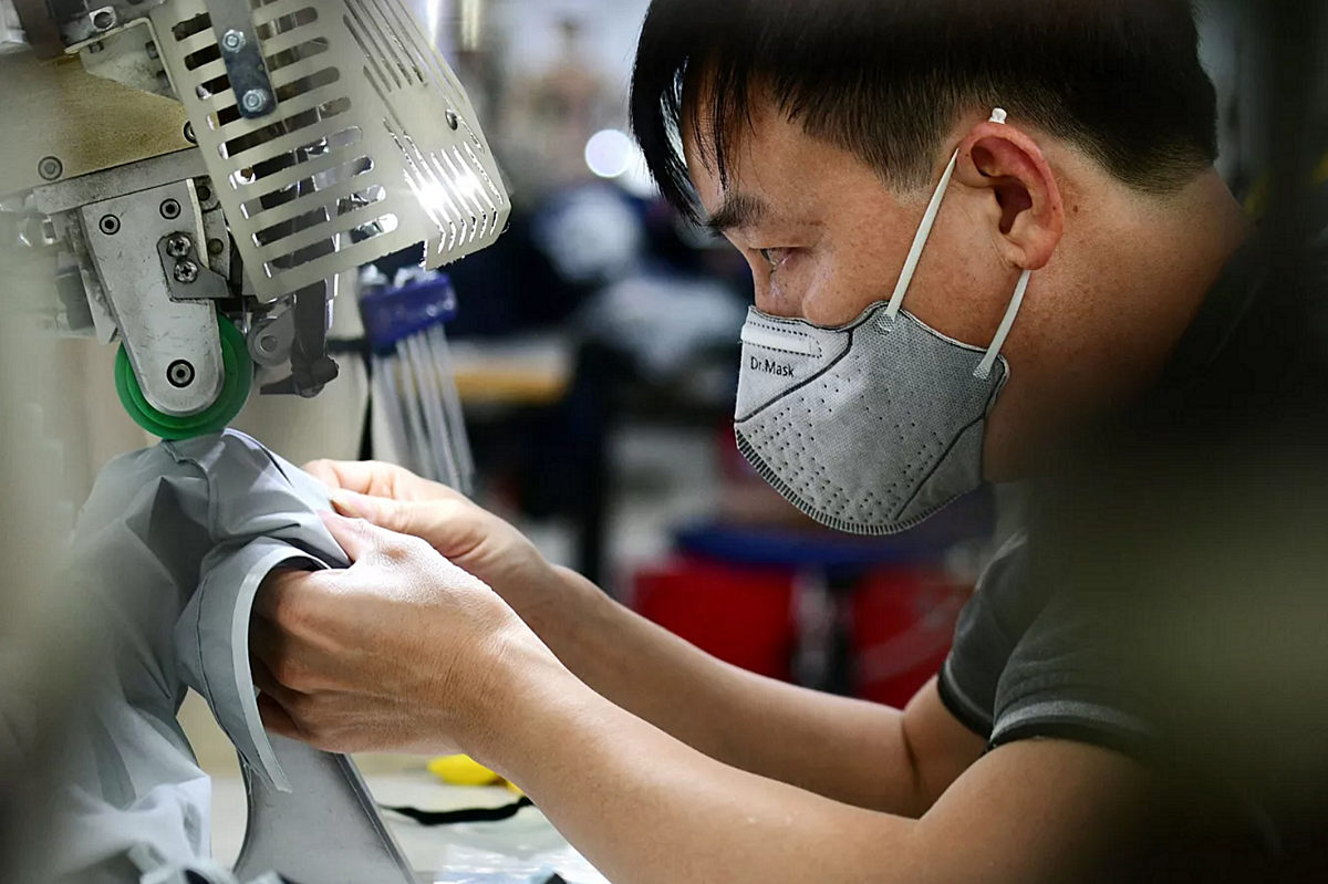 Các công ty có chuỗi cung ứng tại Việt Nam nên đảm bảo các nhà cung cấp của mình tuân thủ các yêu cầu báo cáo phát thải và đầu tư vào việc nâng cao kỹ năng cho lực lượng lao động.