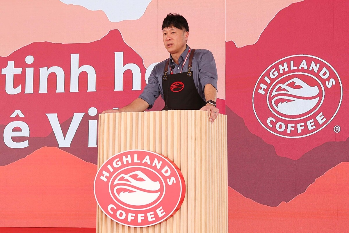Ông David Thái, Nhà sáng lập kiêm Tổng Giám đốc Highlands Coffee phát biểu tại sự kiện khánh thành nhà máy rang xay cà phê Highlands Cái Mép.