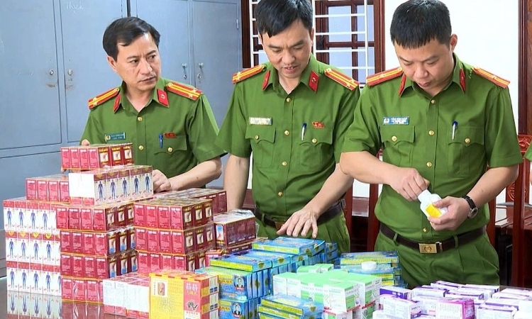 Khi mạng xã hội trở thành mảnh đất màu mỡ cho thuốc và sữa giả hoành hành