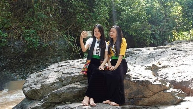 Với vẻ đẹp thiên nhiên hùng vĩ, du lịch cộng đồng là mô hình giảm nghèo hiệu quả cho người dân địa phương.