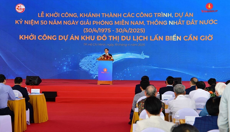 Phó Chủ tịch kiêm Tổng giám đốc Tập đoàn Vingroup Nguyễn Việt Quang - phát biểu.