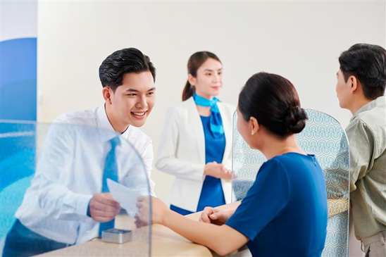 ACB duy trì tỷ lệ ROE nhóm đầu ngành, tăng trưởng ấn tượng ở mảng dịch vụ thẻ