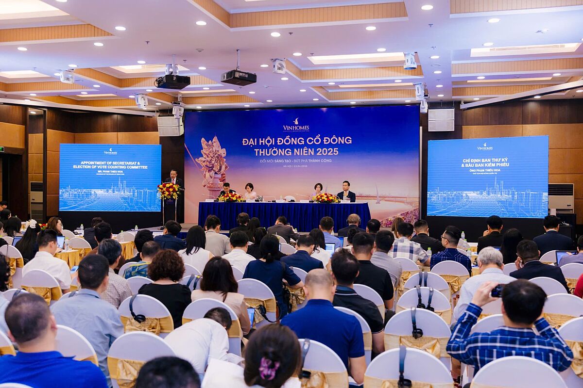 Đại hội đã thông qua kế hoạch kinh doanh năm 2025 với doanh thu dự kiến đạt 180.000 tỷ đồng, lợi nhuận sau thuế ước đạt 42.000 tỷ đồng.