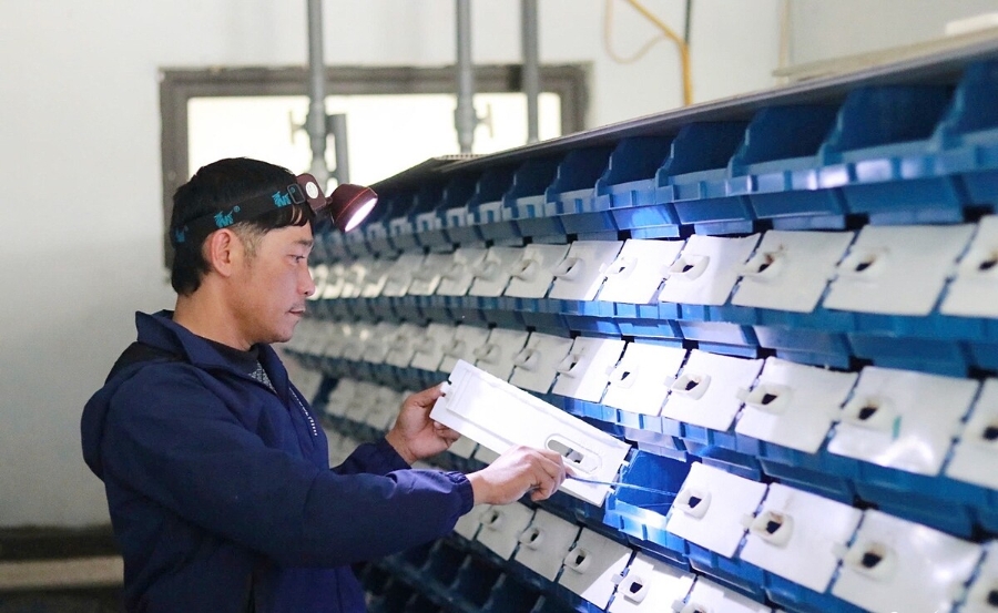 HTX Hạ Vàng đã đầu tư hơn 1 tỷ đồng xây dựng nhà xưởng, hệ thống chuồng nuôi cua bằng hộp nhựa.