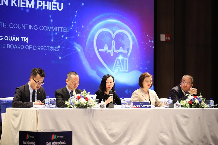 Đoàn Chủ tịch FPT trong đại hội cổ đông thường niên năm 2025.