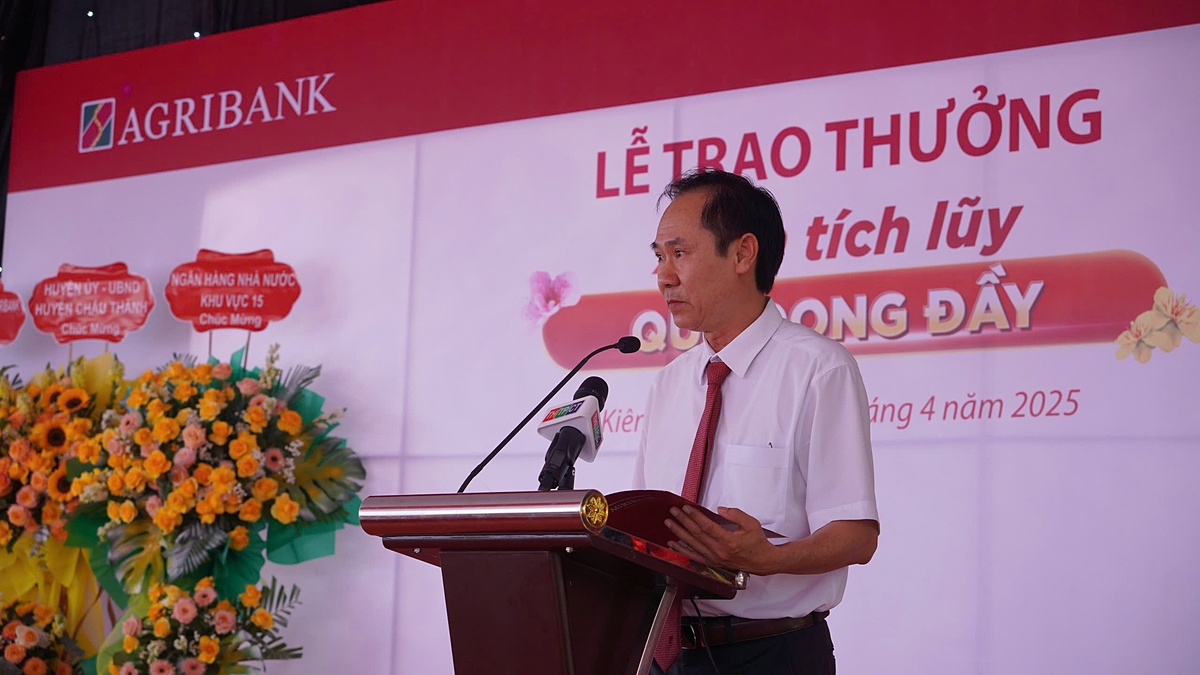 Ông Bùi Thanh Quang – Trưởng Văn phòng đại diện Agribank khu vực Tây Nam Bộ phát biểu tại buổi lễ.