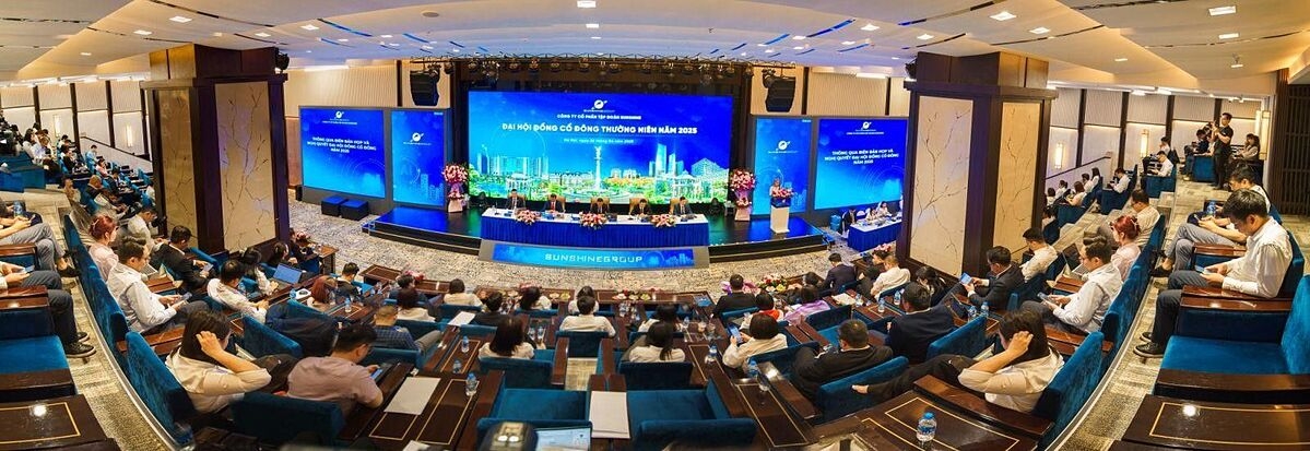 Cũng tại ĐHĐCĐ 2025, ông Đỗ Anh Tuấn đã chính thức công bố bước đi chiến lược: hợp nhất Công ty Cổ phần Phát triển Sunshine Homes và Công ty Cổ phần Tập đoàn Xây dựng SCG vào Sunshine Group.
