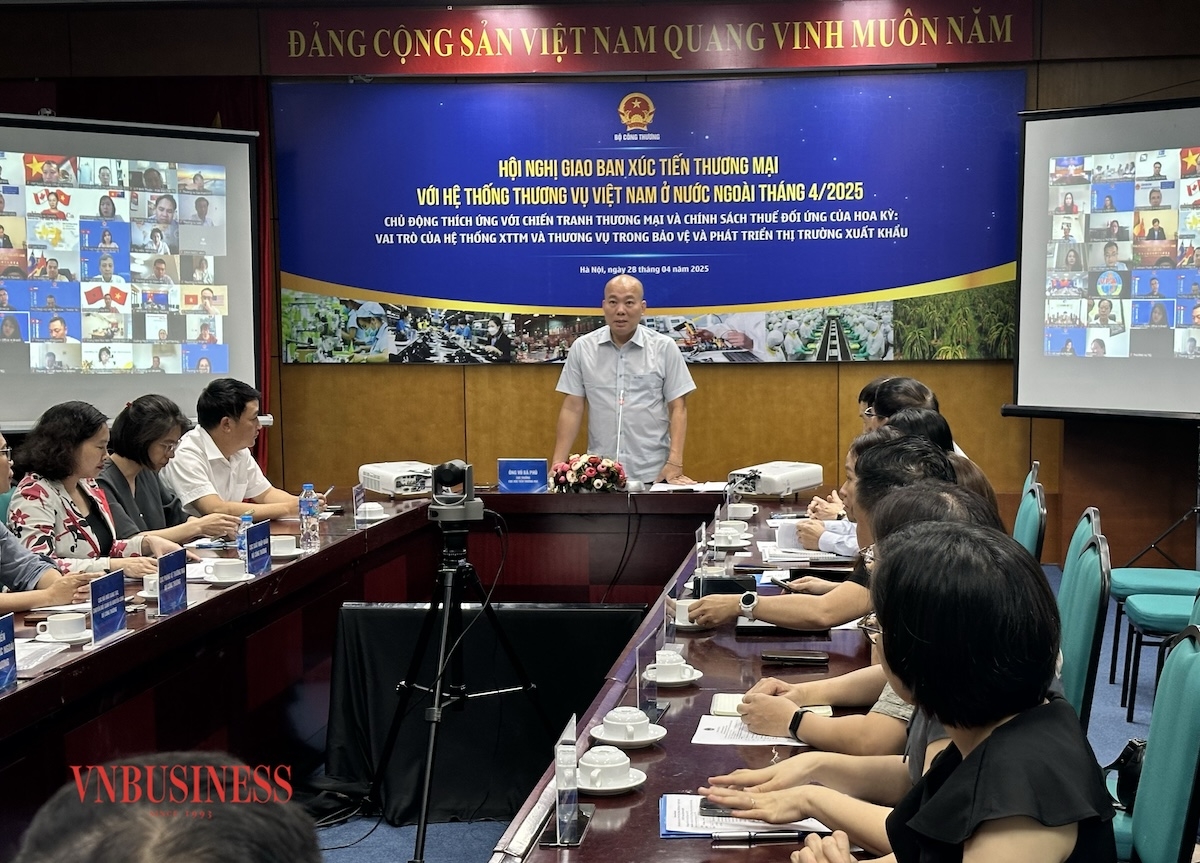 Cục trưởng Cục Xúc tiến thương mại Vũ Bá Phú theo uỷ quyền của lãnh đạo Bộ Công Thương phát biểu khai mạc hội nghị.