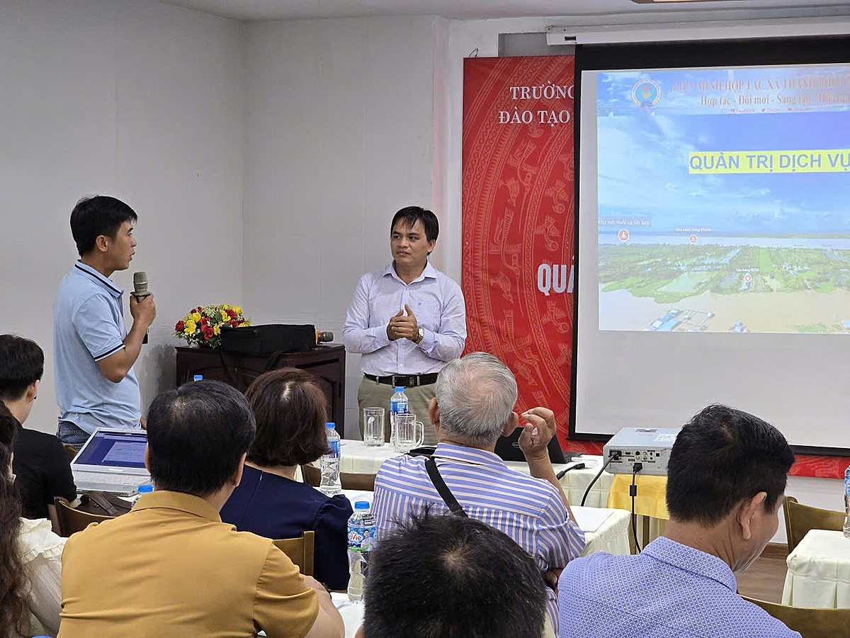 Liên minh HTX thành phố Cần Thơ phối hợp với Trường Trung cấp nghề và Đào tạo cán bộ HTX miền Nam tổ chức các lớp đào tạo cho cán bộ HTX.