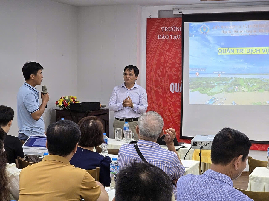 Liên minh HTX thành phố Cần Thơ phối hợp với Trường Trung cấp nghề và Đào tạo cán bộ HTX miền Nam tổ chức các lớp đào tạo cho cán bộ HTX.