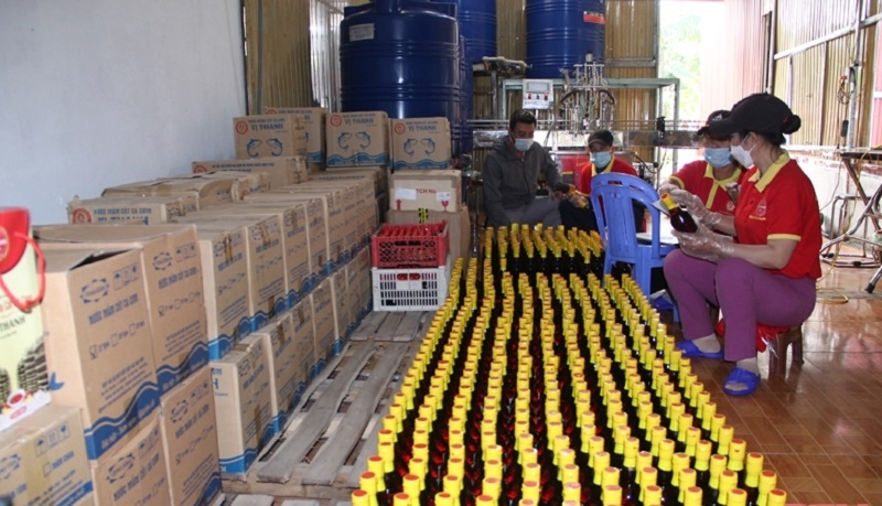 Sản phẩm mắm truyền thống tại HTX chế biến thủy sản Hải Bình &lpar;Thanh Hóa&rpar;.