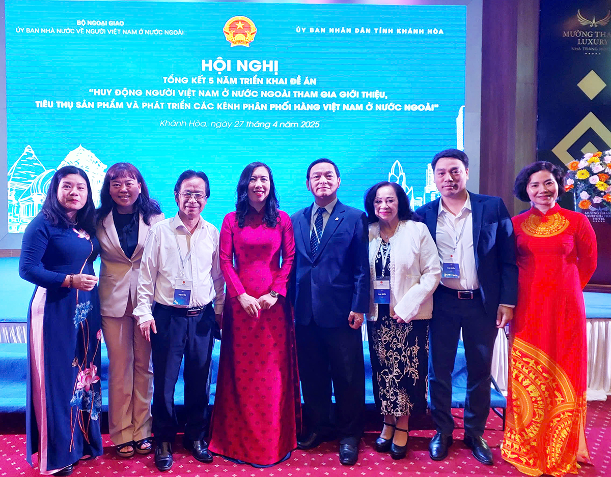 Các đại biểu tham dự Hội nghị.