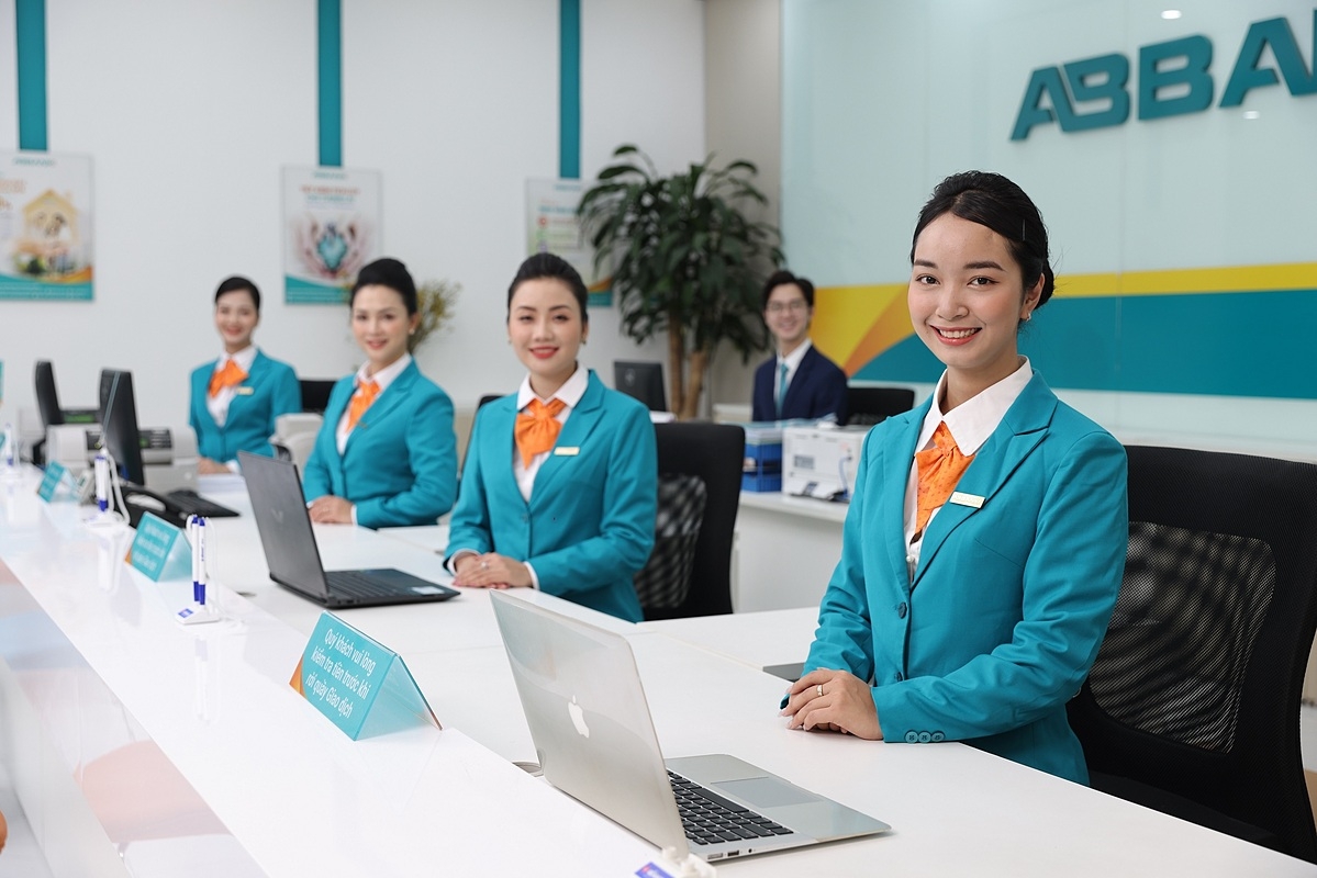 Công tác chuyển đổi số được ABBANK thực hiện mạnh mẽ hứa hẹn sẽ tiếp tục mang đến nhiều dịch vụ tiện ích mới, phục vụ khách hàng tốt hơn trong năm 2025.