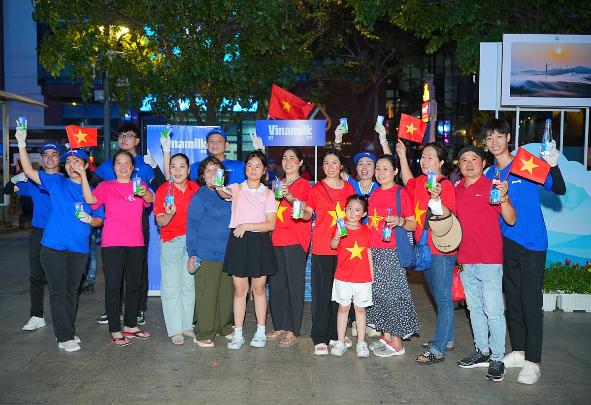 Vinamilk có mặt dọc tuyến đường Nguyễn Huệ, bến Bạch Đằng suốt 2 ngày 29 và 30/4.