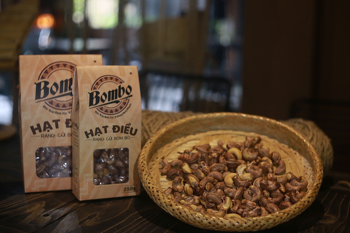 Sản phẩm hạt điều của HTX Sóc Bom Bo là niềm kiêu hãnh của đồng bào dân tộc Stiêng.