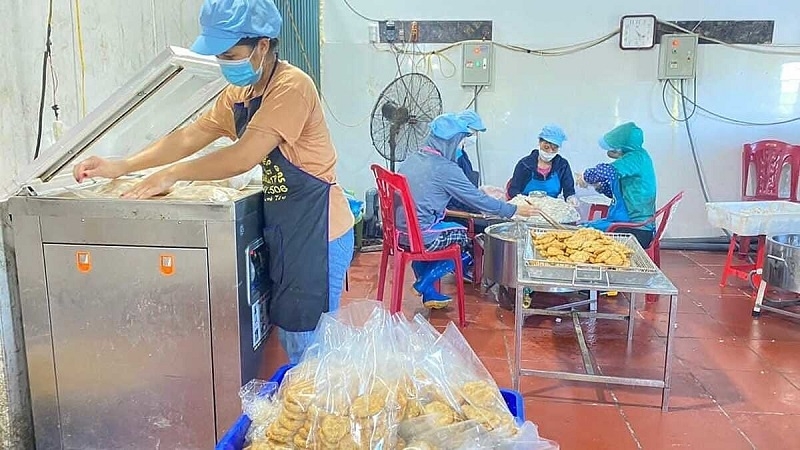 Sản phẩm chả cá, chả mực của HTX Khánh Đan góp phần tạo công ăn việc làm, xóa đói giảm nghèo trên địa bàn huyện Đầm Hà, Quảng Ninh.