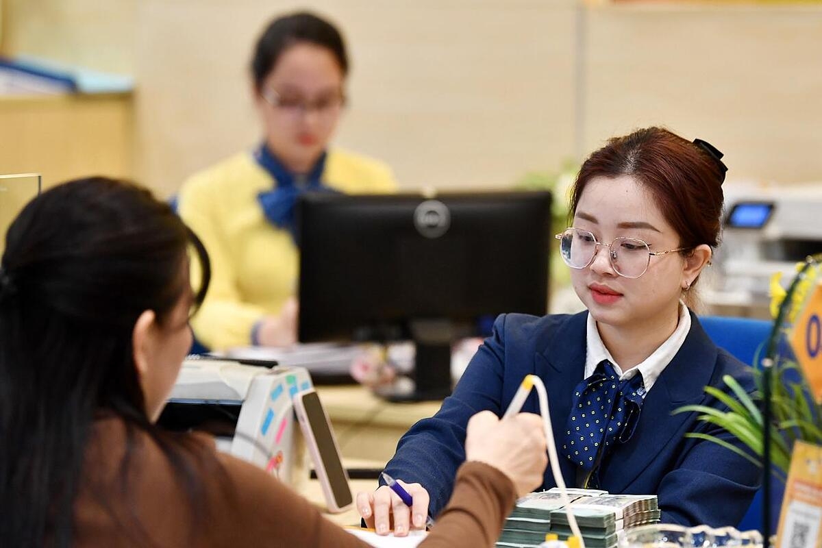 Ngành ngân hàng triển khai nhiều giải pháp hỗ trợ doanh nghiệp và người dân phát triển kinh tế.