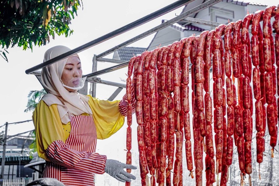 Tung lò mò là sản phẩm đặc trưng của người Chăm ở An Giang.