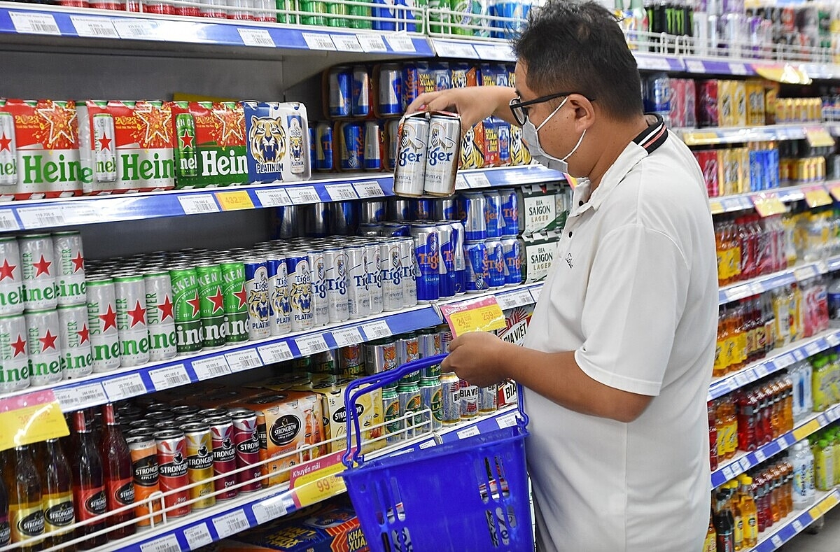 Dự thảo hiện tại đề xuất áp dụng thuế TTĐB 8% từ năm 2027 và tăng lên 10% từ năm 2028 đối với các loại nước giải khát có đường trên 5g/100ml.