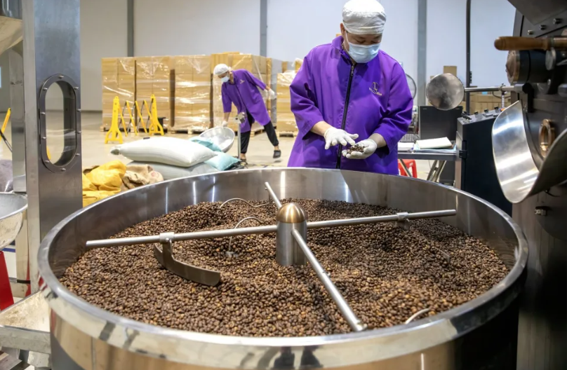 Khu vực kinh tế tư nhân đóng góp gần 40% GDP nhưng lâu nay bị trói bởi thủ tục, thiếu niềm tin và phân biệt đối xử.