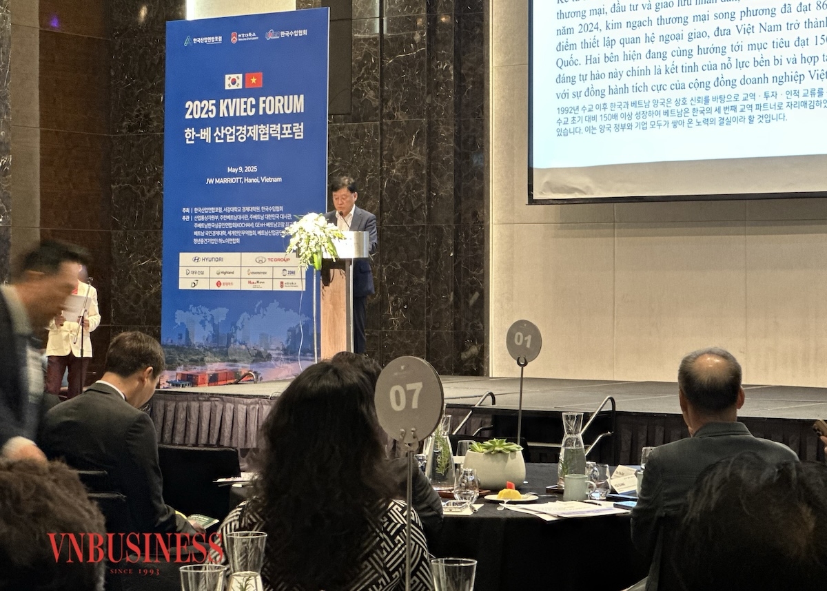 Ông Jung Mam-ki, Chủ tịch Diễn đàn liên đoàn công nghiệp Hàn Quốc &lpar;KIAF&rpar;.