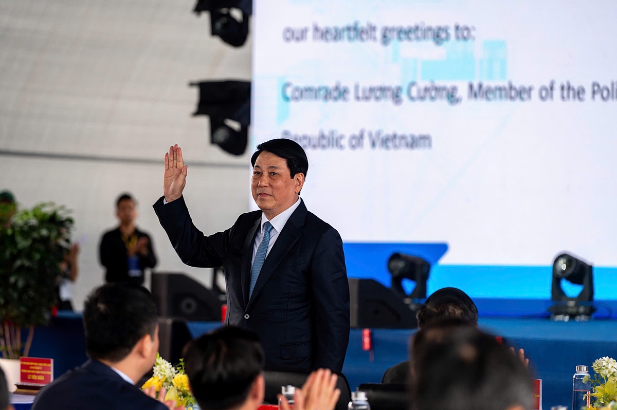 Chủ tịch nước Lương Cường đến dự Lễ khánh thành bến cảng container quốc tế số 3 và 4 Lạch Huyện.