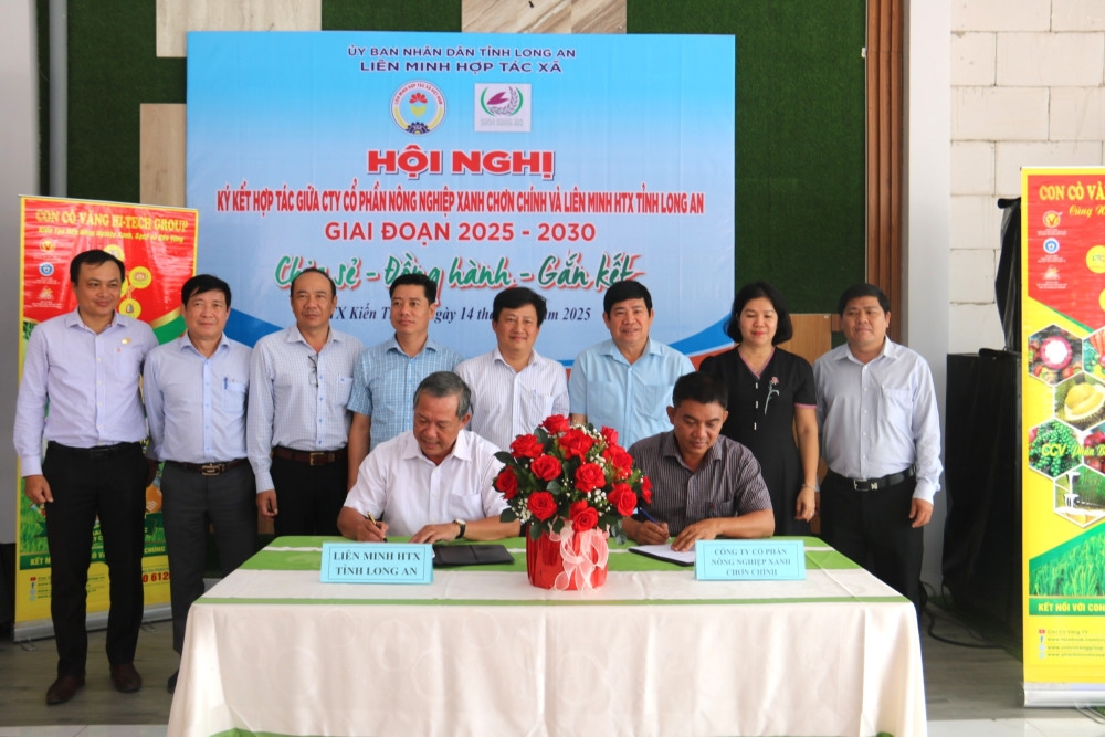 Lễ ký kết hợp đồng ghi nhớ giữa LMHTX tỉnh Long An và Công ty TNHH Chơn Chính đánh dấu bước ngoặt quan trọng trong việc tăng cường hợp tác giữa HTX và doanh nghiệp trên địa bàn tỉnh Long An.