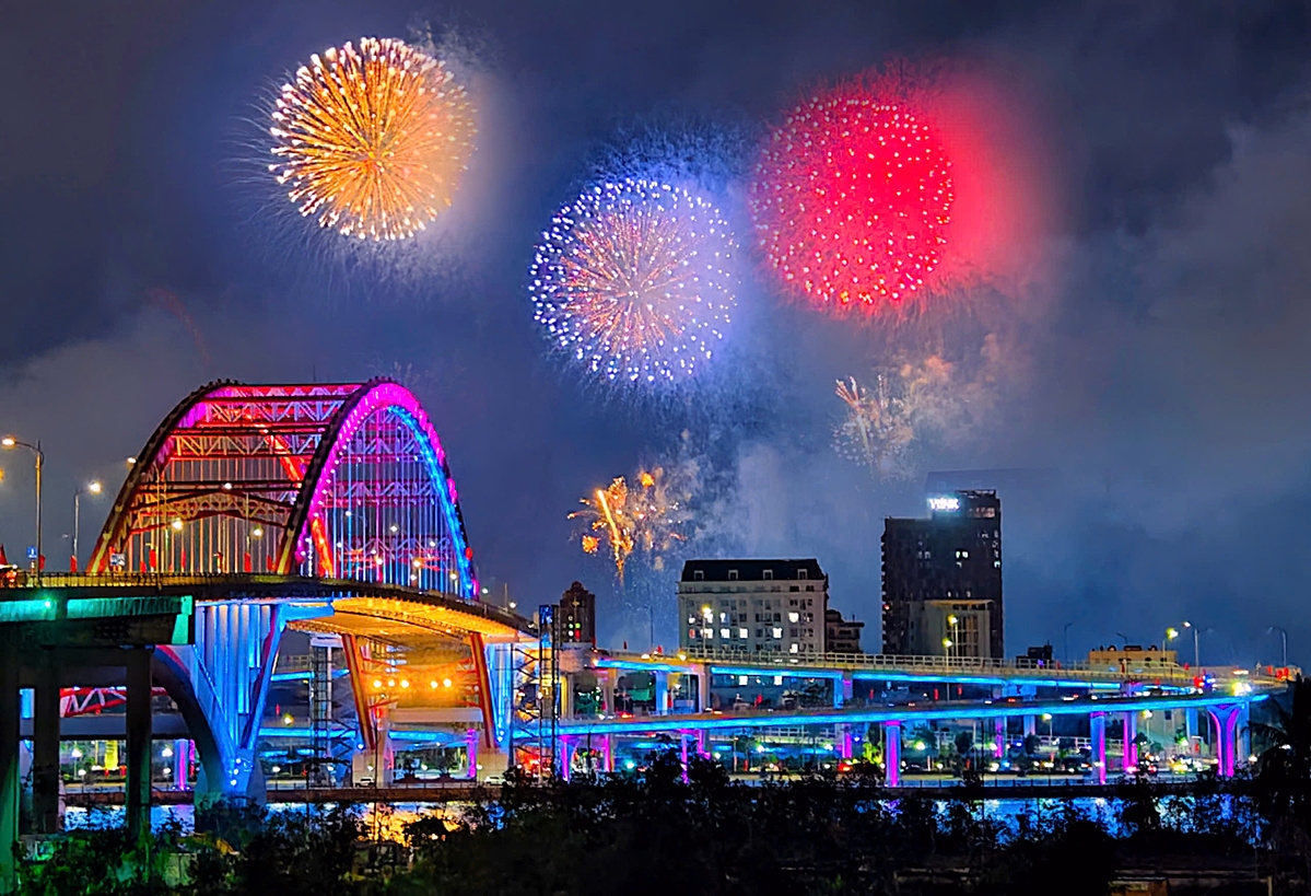 Lễ hội Hoa Phượng Đỏ 2025 không chỉ là điểm nhấn văn hóa nghệ thuật đặc sắc mà còn là dịp để Hải Phòng giới thiệu hình ảnh một thành phố trẻ trung, năng động, cởi mở và giàu tiềm năng phát triển với bạn bè trong và ngoài nước.