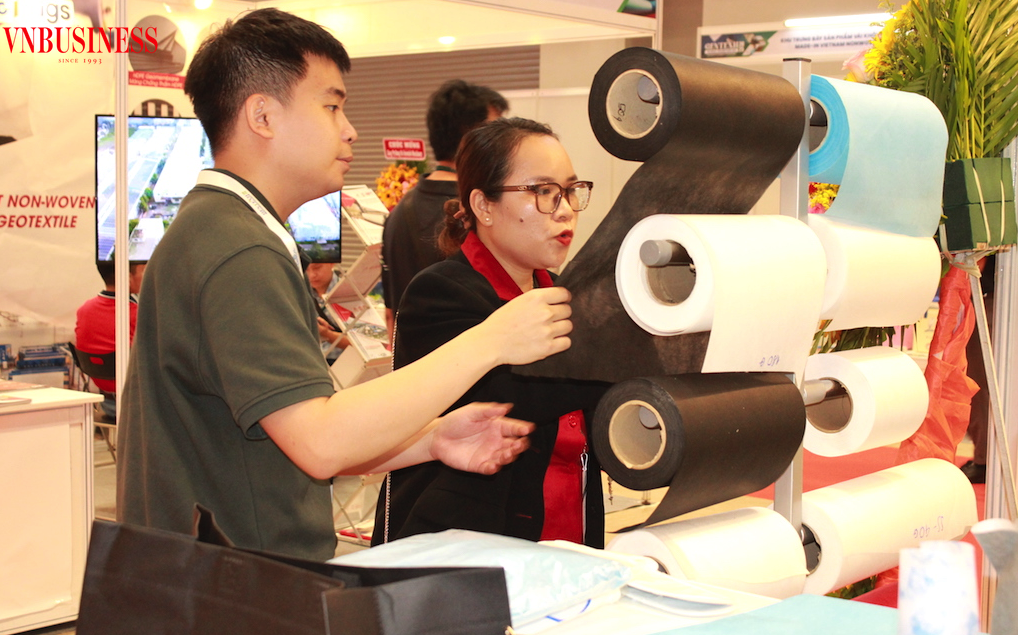 Nhiều DN vẫn ưu tiên lựa chọn nguồn nguyên liệu giá rẻ từ Trung Quốc thay vì nguồn cung được sản xuất trong nước.