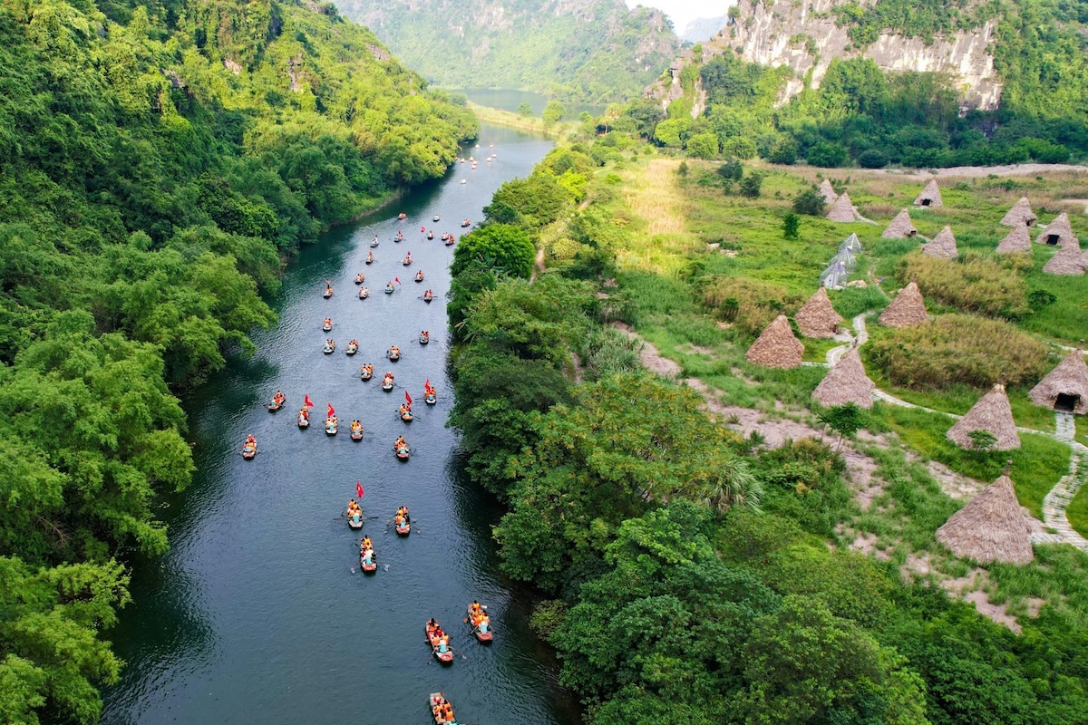 Ninh Bình phục dựng và tái hiện cảnh sinh hoạt văn hóa của cư dân cổ Tràng An tại đảo Khê Cốc sau thành công của bộ phim Hollywood quay tại đây.