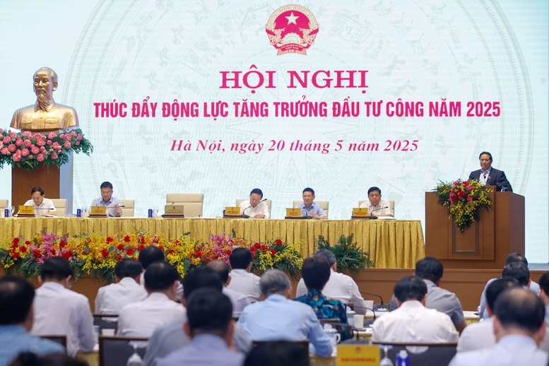 Tại Hội nghị thúc đẩy động lực tăng trưởng đầu tư công, Thủ tướng Phạm Minh Chính yêu cầu quyết tâm giải ngân 100% vốn đầu tư công trong năm 2025.