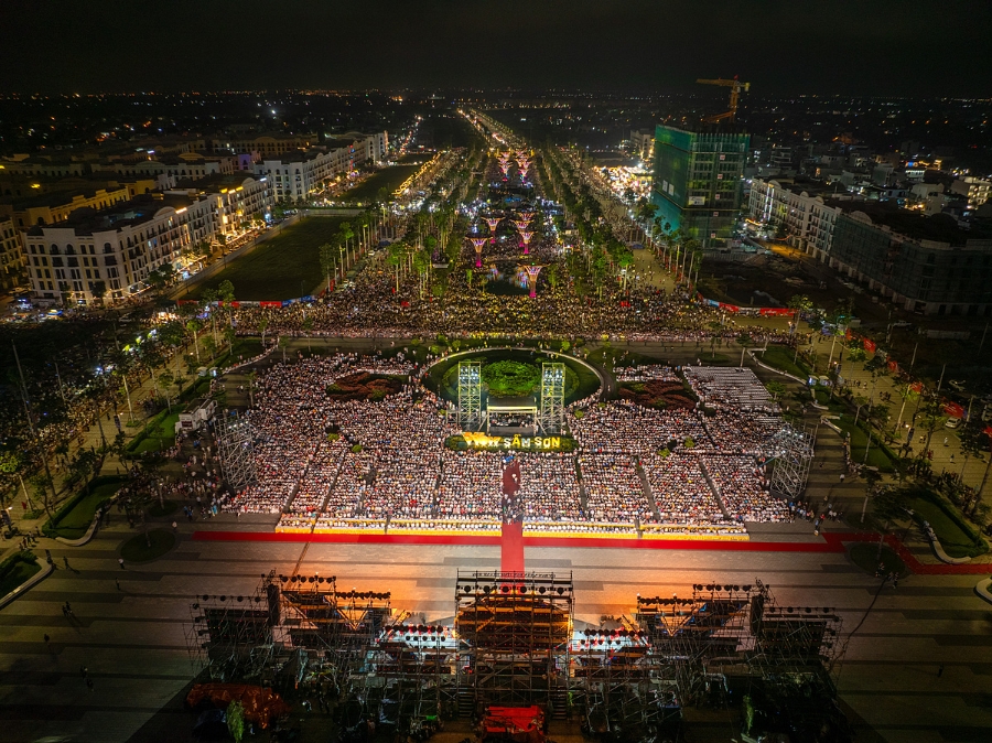 Sầm Sơn luôn là điểm “dẫn sóng” du lịch tại miền Bắc.