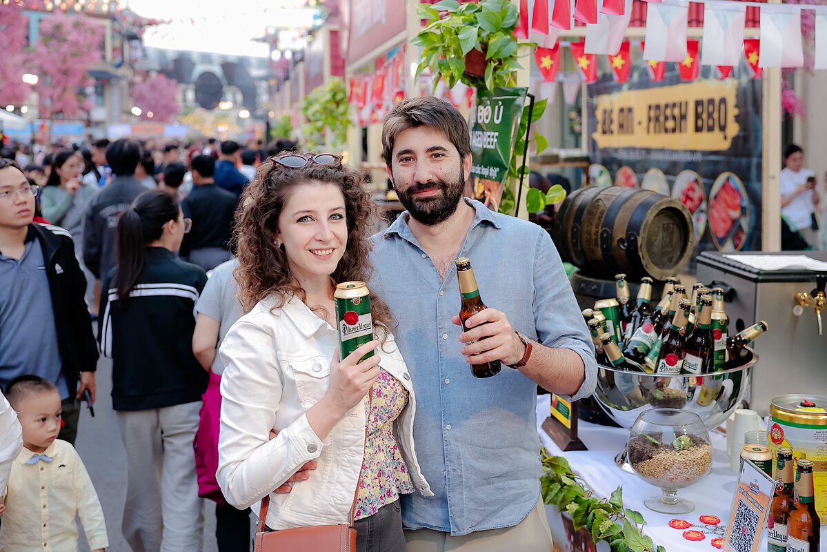 Cư dân & du khách quốc tế thích thú với sức sống hiện hữu tại Ocean City.