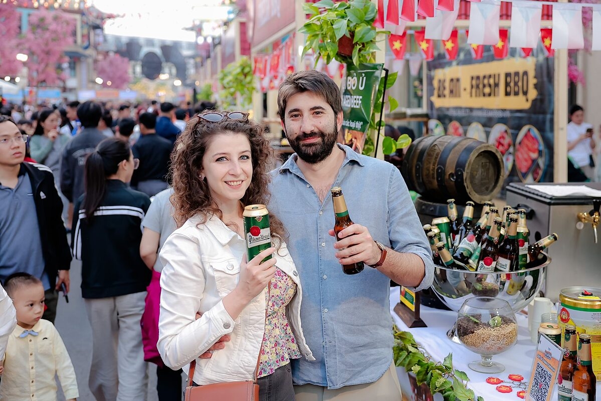 Cư dân & du khách quốc tế thích thú với sức sống hiện hữu tại Ocean City.