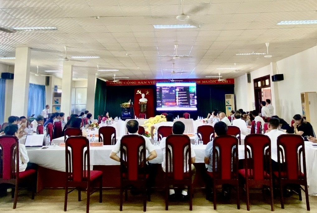 Cán bộ, thành viên HTX không đứng ngoài làn sóng chuyển đổi số.