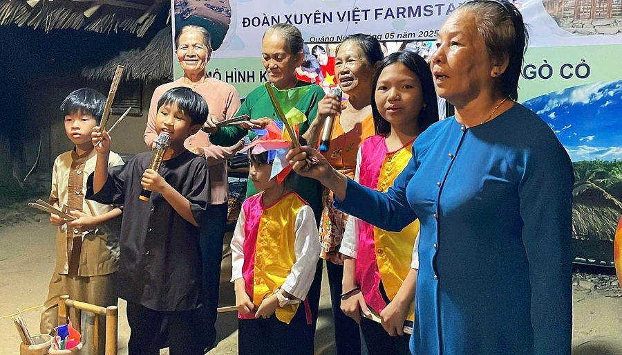 Phát triển du lịch vùng đồng bào DTTS sẽ tạo thêm nhiều cơ hội việc làm mới cho bà con nơi đây.