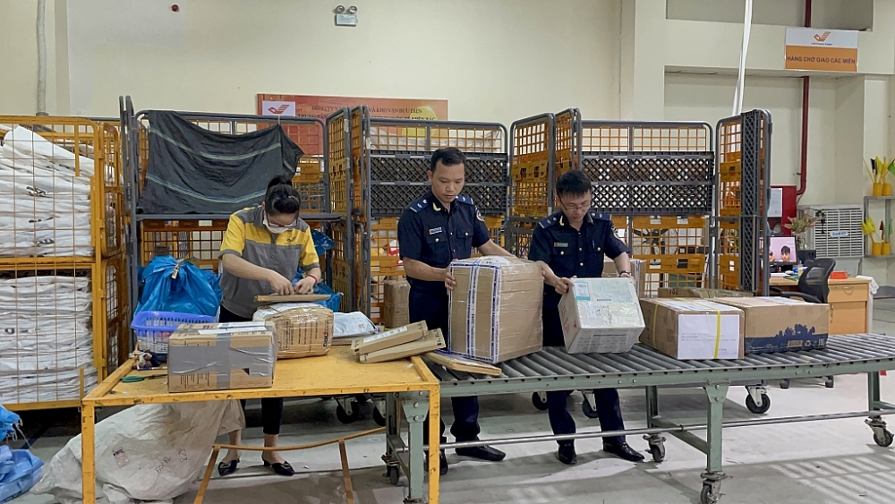 Năm ngoái hơn 324 triệu sản phẩm nhập khẩu đã được bán qua sàn Shopee, tạo ra doanh thu 14.200 tỷ đồng, tức giá trị trung bình chỉ khoảng 43.682 đồng mỗi sản phẩm