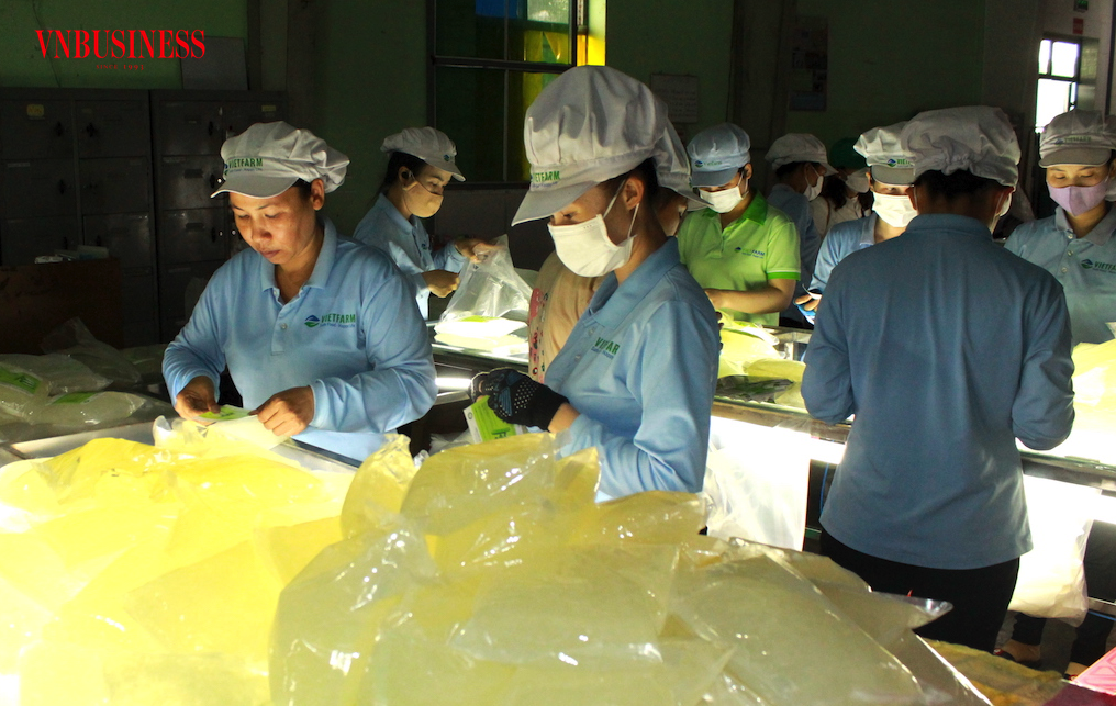 Hàng hóa sản xuất trong nước sẽ tiếp tục gặp bất lợi nếu còn tồn tại “lỗ hổng” thiết kế chính sách.