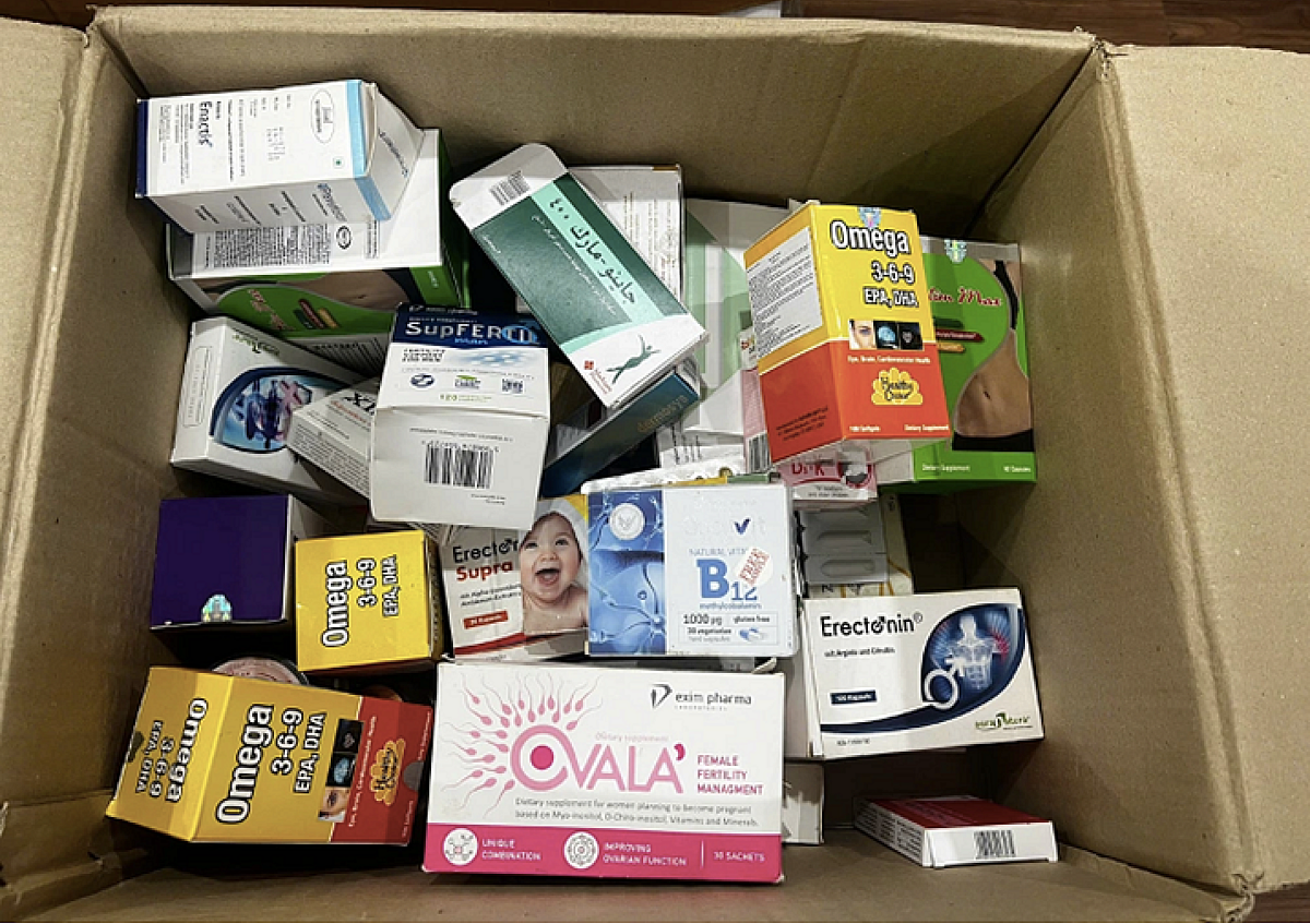 Một số sản phẩm thuốc giả Công an thành phố Hà Nội thu được trong đường dây sản xuất và buôn bán hàng giả quy mô thu giữ khoảng 100 tấn do ông Phạm Ngọc Tiến và vợ là Đoàn Thị Nguyệt cầm đầu