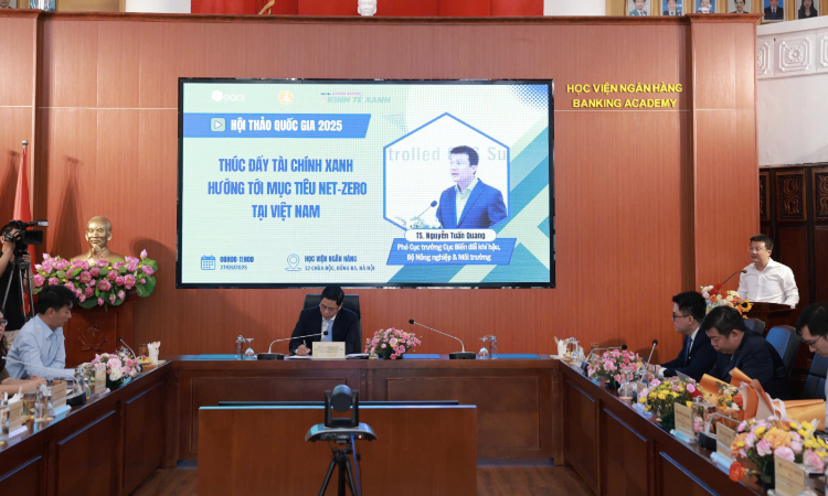 Nhà đầu tư đỏ mắt tìm trái phiếu xanh