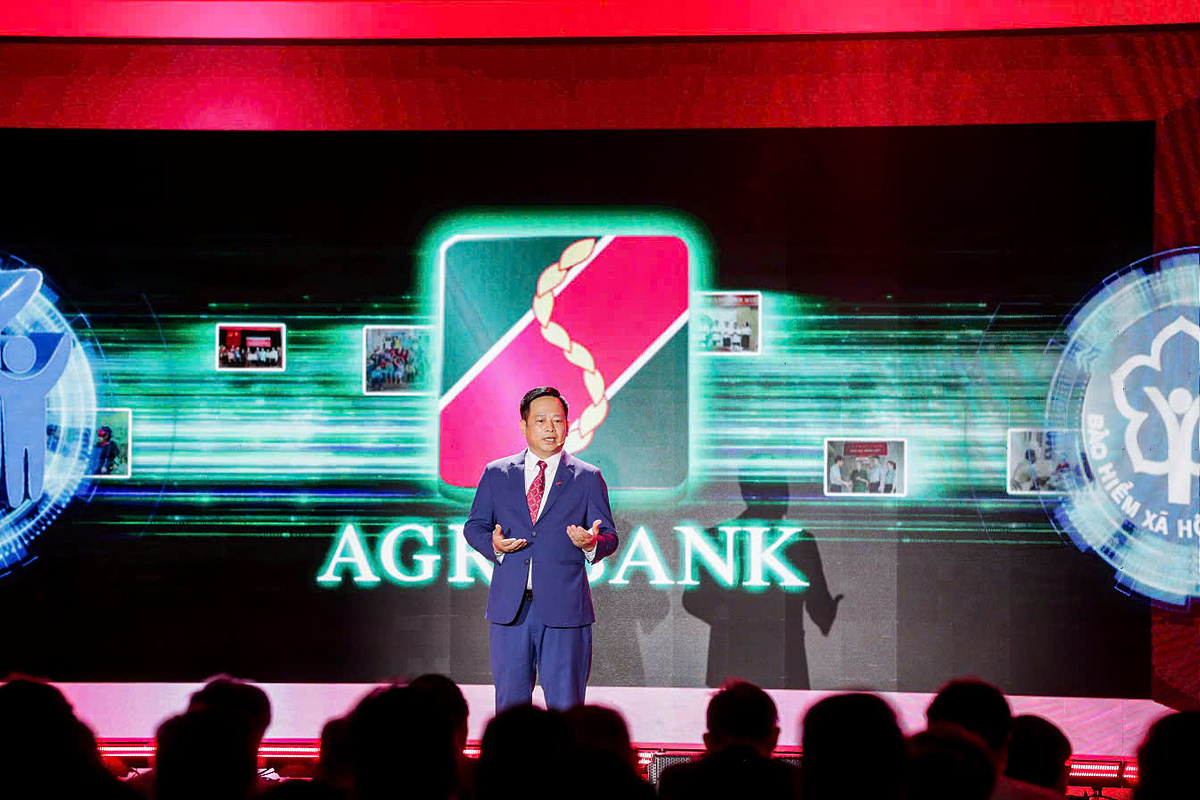 Phó Tổng Giám đốc Hoàng Minh Ngọc báo cáo tại Hội nghị.