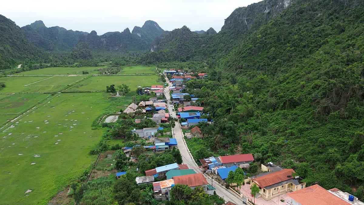 Ngôi làng Việt Hải đang trở thành điểm đến du lịch của du khách trong và ngoài nước. Ảnh: Tiến Sinh