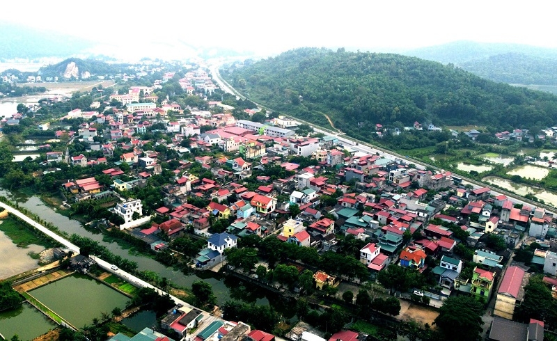 Một góc thị trấn Hà Trung được đổi mới, phát triển nhờ phát triển các mô hình chuỗi liên kết.