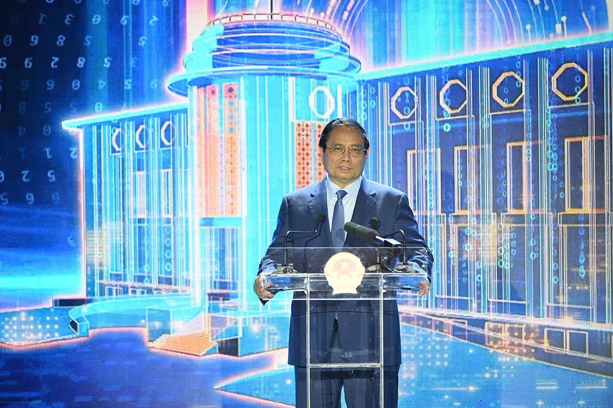 Thủ tướng Chính phủ Phạm Minh Chính - Ủy viên Bộ Chính trị, Trưởng ban Chỉ đạo của Chính phủ về phát triển khoa học công nghệ, đổi mới sáng tạo, chuyển đổi số và Đề án 06 phát biểu chỉ đạo tại Hội nghị chuyển đổi số ngành Ngân hàng.