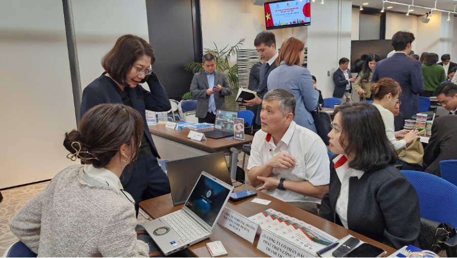 27 doanh nghiệp Việt Nam tham gia chương trình giao thương sôi nổi với các doanh nghiệp Nhật Bản trong các lĩnh vực như nông sản, thực phẩm, linh kiện cơ khí, điện tử, vật liệu xây dựng, các sản phẩm gia dụng, thủ công mỹ nghệ, nước hoa…